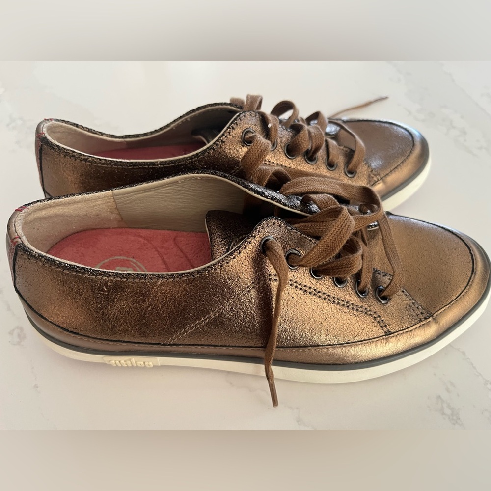 NEW FitFlop Super T Women’s Metallic Brown Crackled Sneakers Sized 7 - Picture 2 of 6
